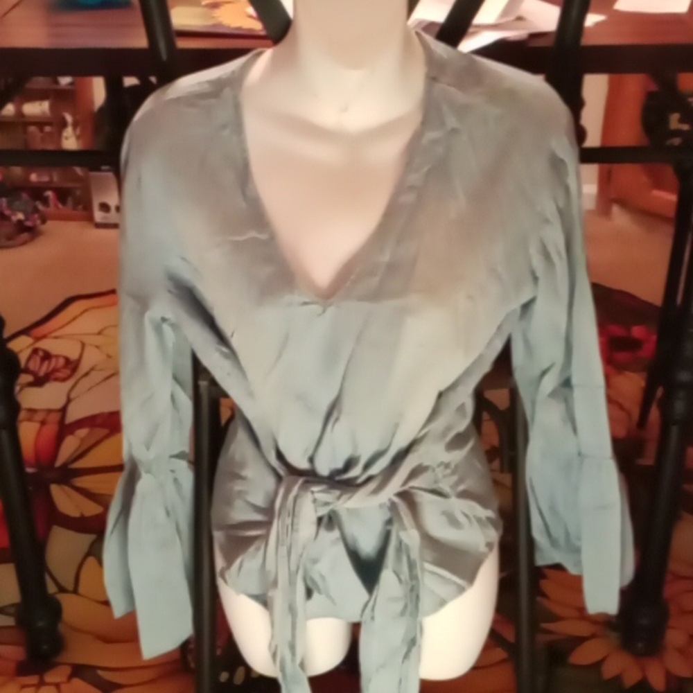 Kale Generation Large Pullover V-Neck Shirt w/Long Sleeves, Ruffled Bottom w/Tie